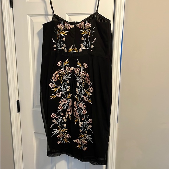 City Chic Black and Pink Bodycon Cocktail Dress - Picture 7 of 9